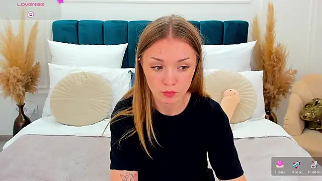 VirginOlly Adlı Modelin Canlı XXX Sohbeti