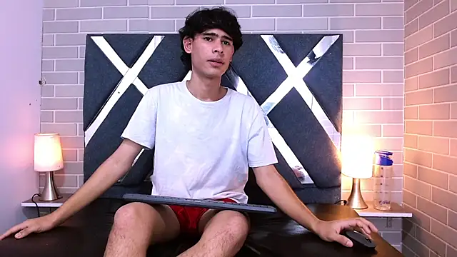 Kevin_Brooks1 Chat XXX live