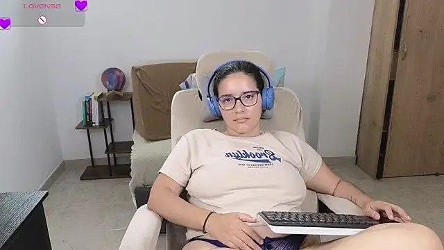 blue__moon_ Adlı Modelin Canlı XXX Sohbeti