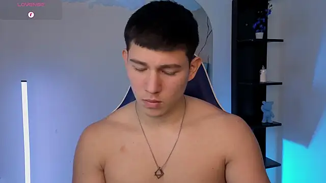 JamesCr_ Chat XXX in diretta