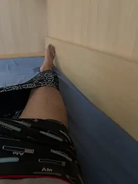 cazzoduro32 live XXX chat