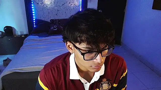 Mr_yisuzz's Live XXX Chat