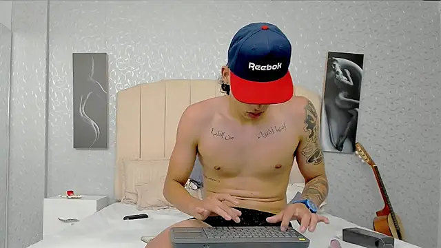 NoahThomson1 Live XXX-chat