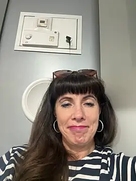 LadyLuxLover's Live XXX Chat