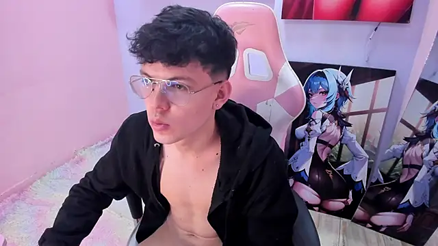 Chat +18 de AngeloBocellii ao vivo