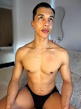 Chat +18 de Troye_Williams ao vivo