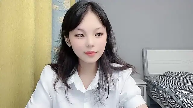 Mia8888 现场XXX聊天