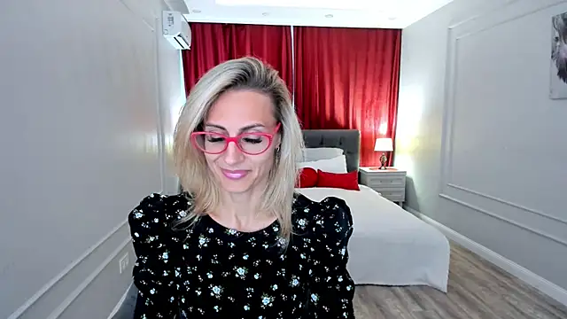 MuseOfStage's Live XXX Chat