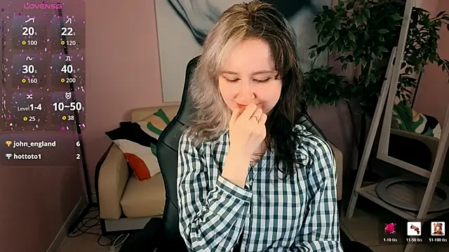 Chat +18 de LinaVeritas ao vivo