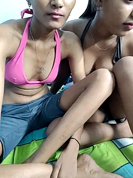 Virgin_Girlss Chat XXX in diretta