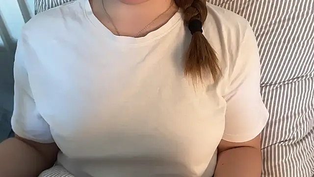 Lucyschickt's Live XXX Chat