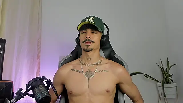 Chat XXX en directo de Lukeetaylor