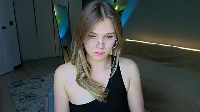 linakorvinn Live XXX chat
