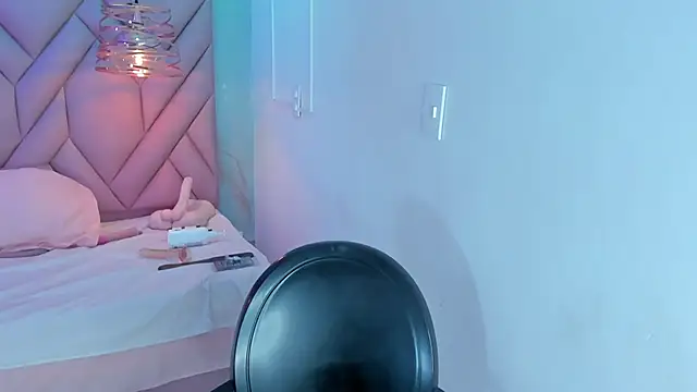 Živý XXX chat AngelaaCute_