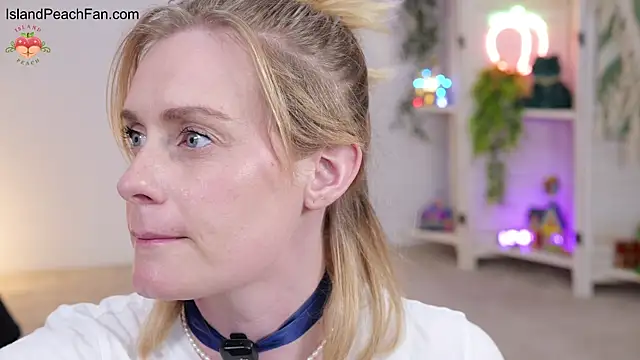 Chatroom XXX en direct de Island_Peach