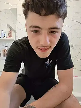 denysio89n Live XXX chat