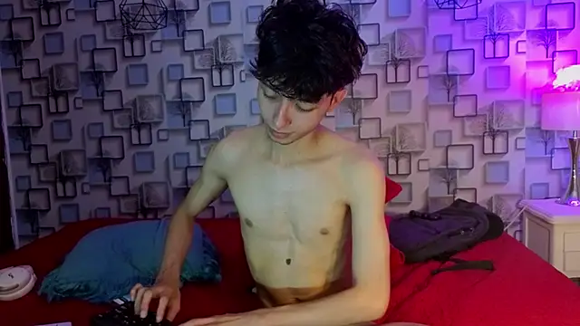 Twink_Sebas7: онлайн-секс-чат
