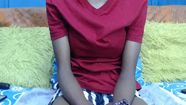 SweetSlenderChoc Chat XXX live