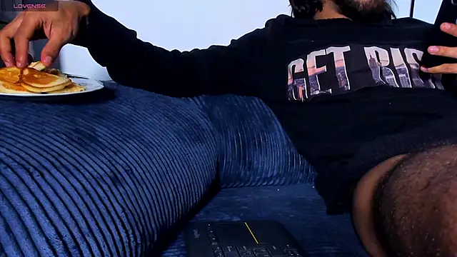 Chat +18 de kuzzcoo ao vivo