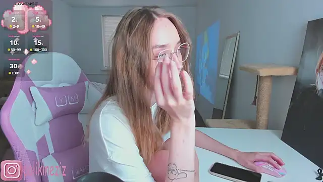 MoonDust's Live XXX Chat