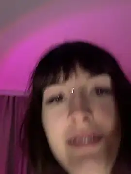 دردشة virusDoll الجنسية المباشرة