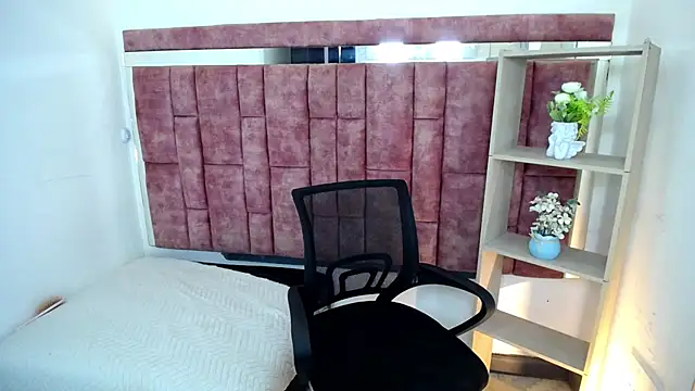 Chat +18 de DeboraRaquel ao vivo