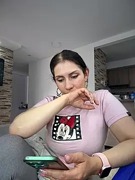 Alysson-- Chat XXX in diretta