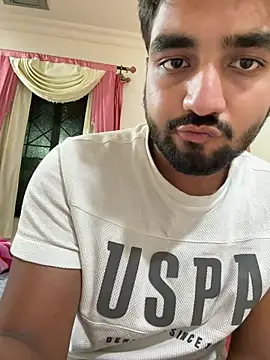 Živý XXX chat Crazxyhardik36
