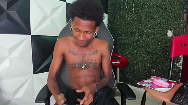 ManSantn Live XXX chat