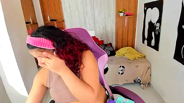 Czat XXX na żywo – Emily_Coper18
