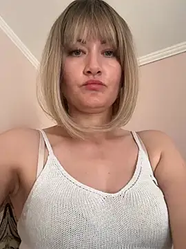 Živý XXX chat LunaFoxs