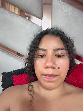 Chatroom XXX en direct de serena_willow