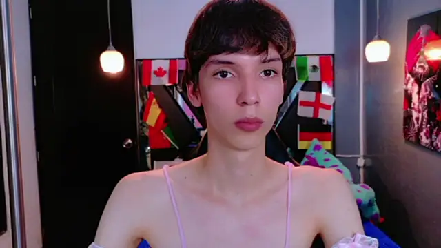 Stefany_PiInk Adlı Modelin Canlı XXX Sohbeti