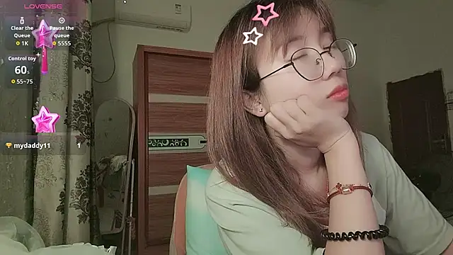 Chat +18 de Lili_666 ao vivo