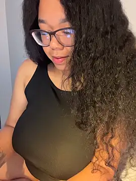 XMara Adlı Modelin Canlı XXX Sohbeti