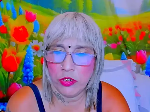 indianroxy's Live XXX Chat