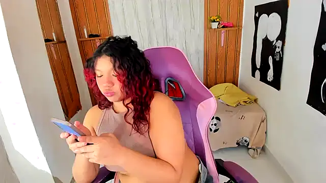 Emily_Coper18 লাইভ XXX চ্যাট