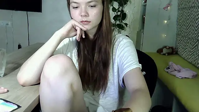 AvrilGillig's Live XXX Chat