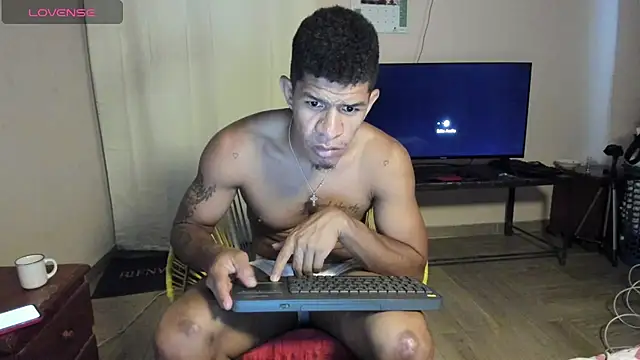 antonio_aguilarxのウェブカメラショー