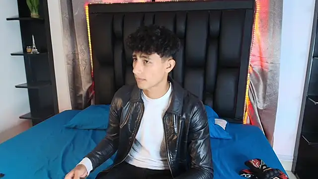 XXX chat uživo modela MaxiimoRomano_