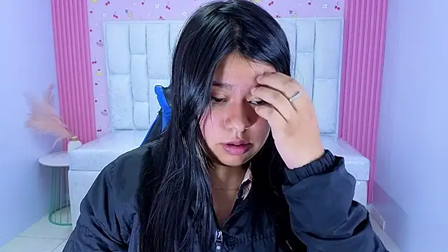 Isaa_s live XXX chat