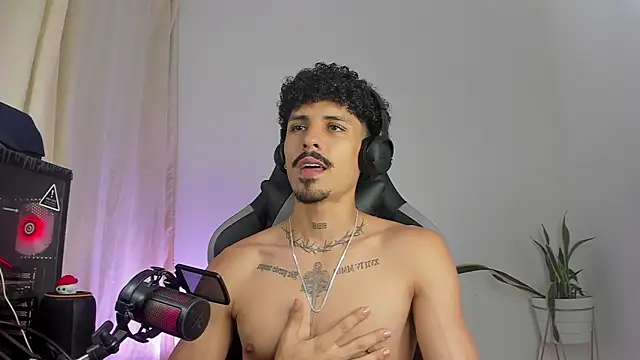 Chat XXX en directo de Lukeetaylor