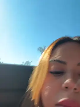 lariic Chat XXX live