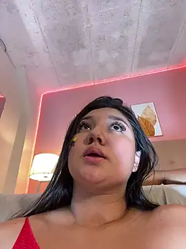 luna_bradley_: διαδικτυακό σόου στην κάμερα