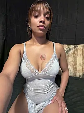 Rakiyahcharms' Live XXX Chat