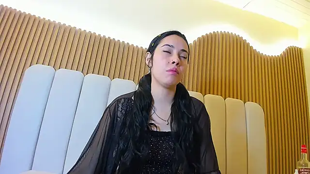 دردشة ElaVictoria الجنسية المباشرة