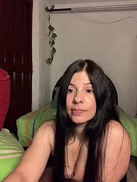 Estefani_32 লাইভ XXX চ্যাট