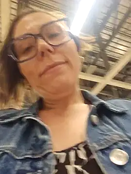 Ellie-Elizabeth's Live XXX Chat