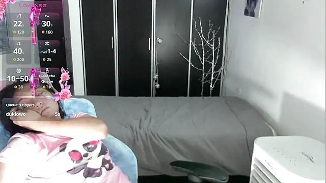 Dolce_more live XXX chat