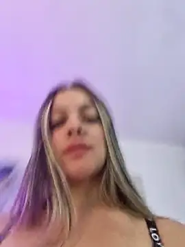 Isabella_Harley Adlı Modelin Web Kamerası Şovu
